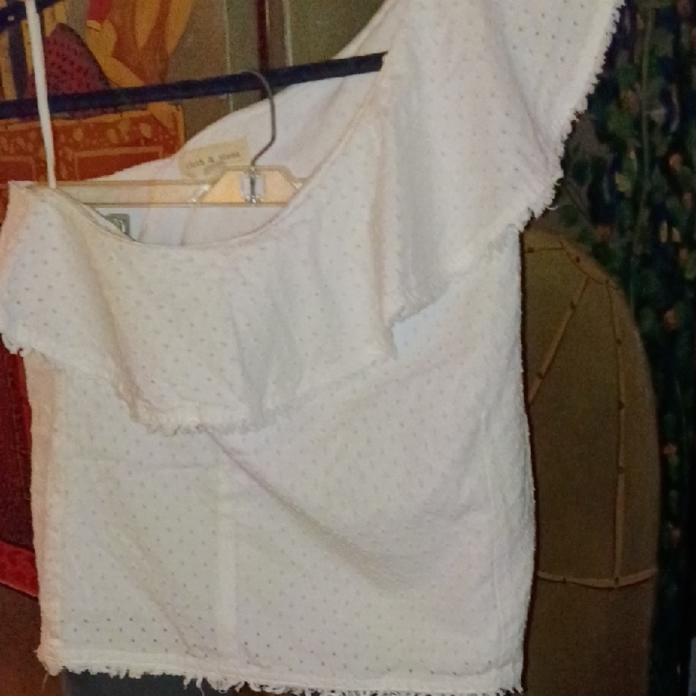 cloth & stone White One-Shoulder Ruffle Eyelet Crop Top - Picture 5 of 6